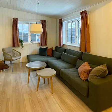 Modern At Tinkerup *